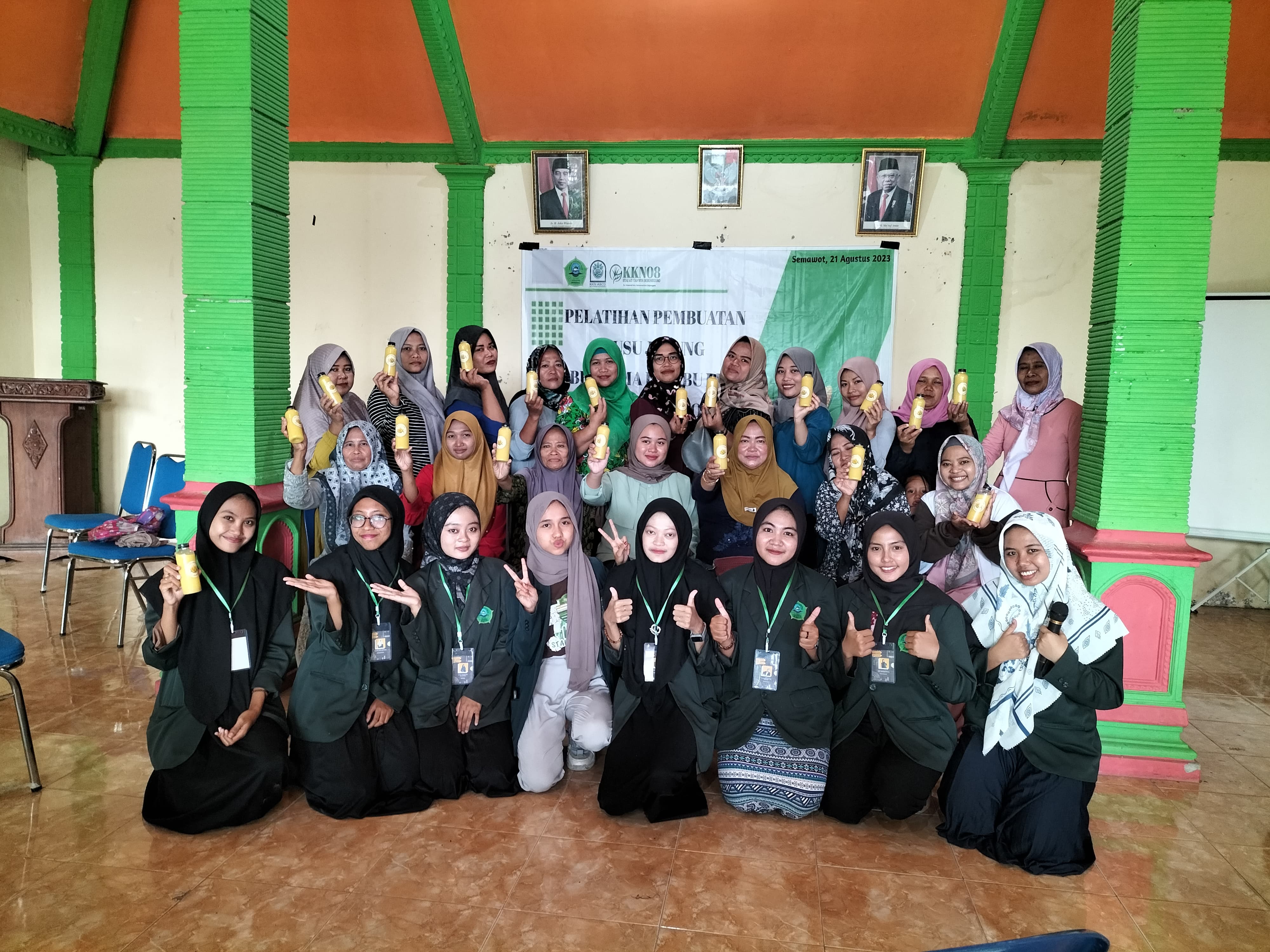 KKN Kelompok 8 STAI Attanwir Inisiasi Susu Jagung Jadi Produk Khas Semawot