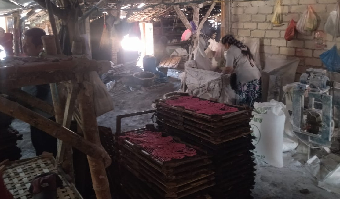 Produksi Kerupuk Ijo Abang di Bojonegoro ini 2 Ton Lebih Setiap Hari