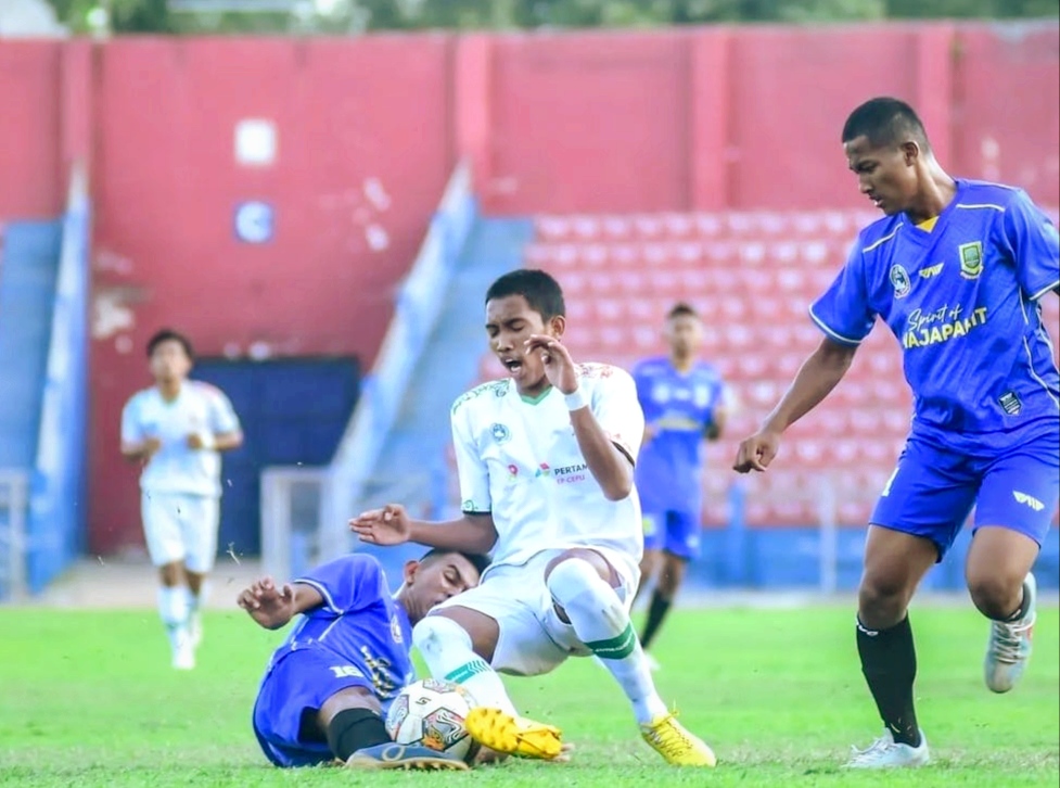 Hari Ini, Cabor Sepak Bola Bojonegoro Lawan Surabaya