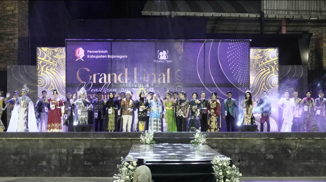 Bupati Anna Buka Grand Final Pemilihan Desainer Muda Bojonegoro 2023