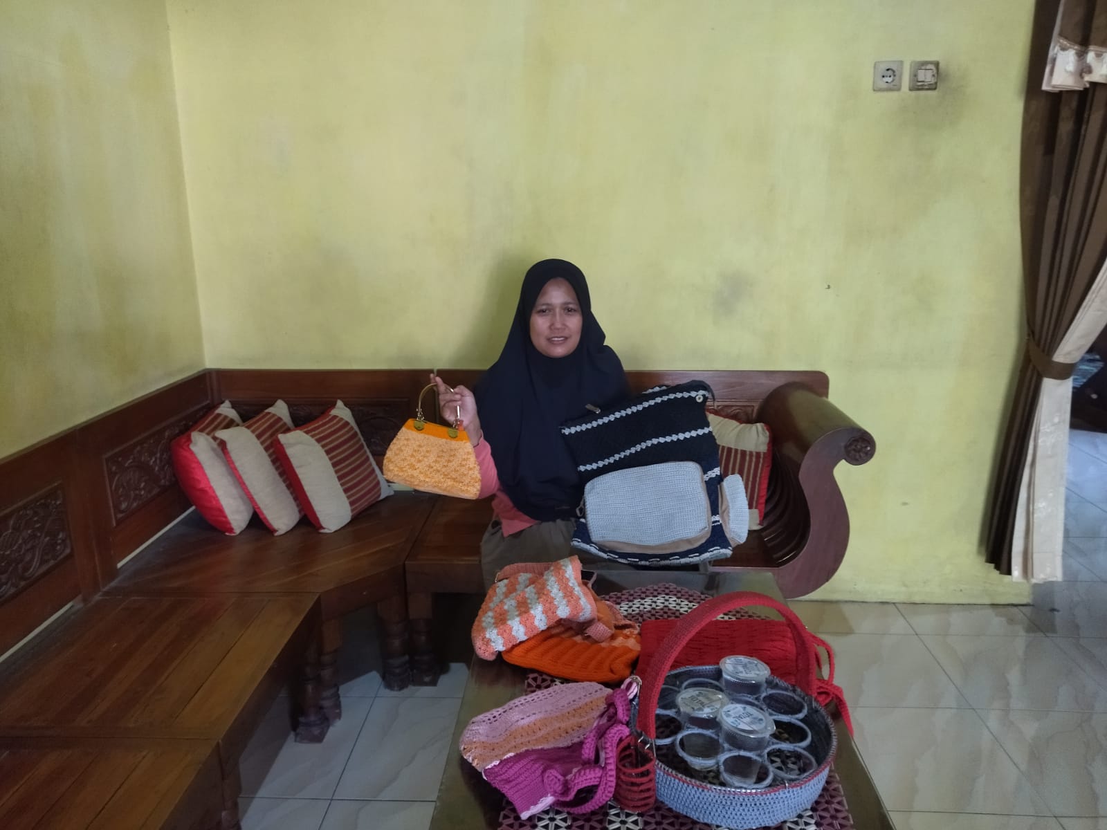 Tas Centra Chonzel Kreativitas Erlin Susana Jadi Pilihan Banyak Orang