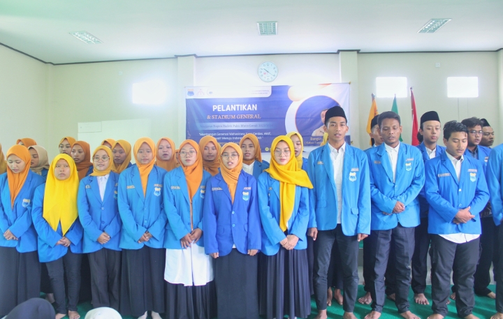 Sahkan Kepengurusan, Rayon PMII Raden Paku UNU Sunan Giri Resmi Dilantik