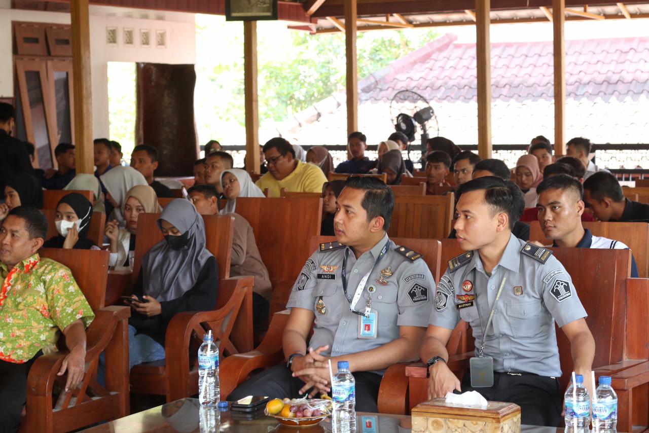 Forum Pojok Bangilan Kenalkan Profesi Sipir ke Muda-mudi Kota Wali