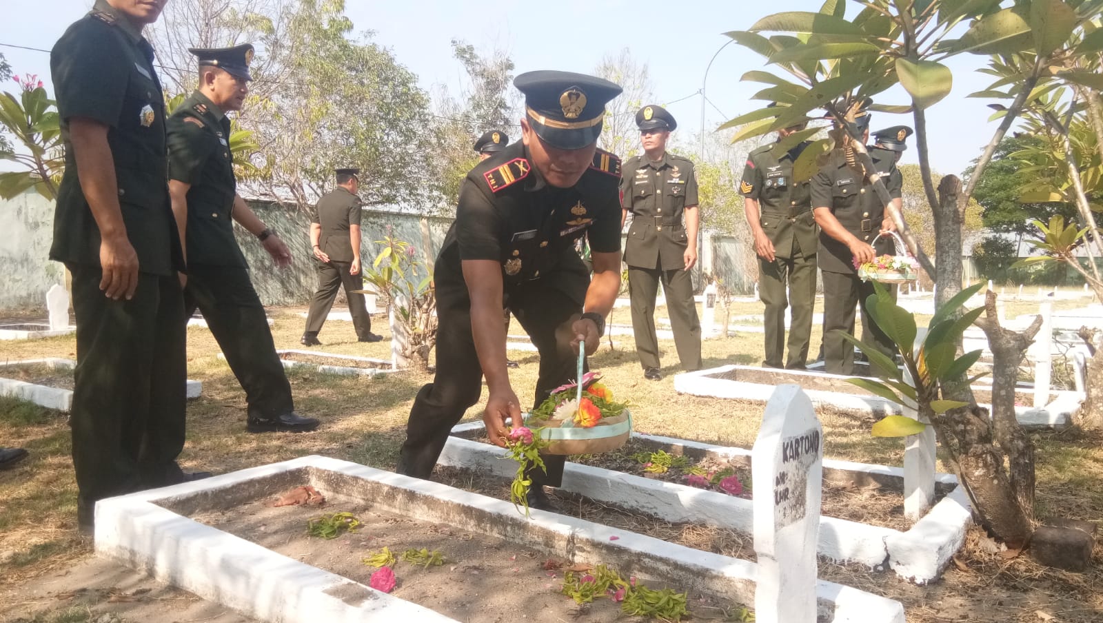 Ziarah Makam Pahlawan Dalam Rangka Menjelang Hut Tni Ke 78