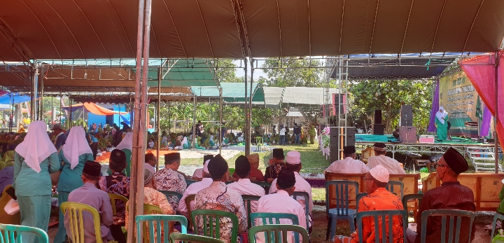 Ribuan Jemaah Hadiri Triwulan PAC Muslimat dan Fatayat NU Kanor