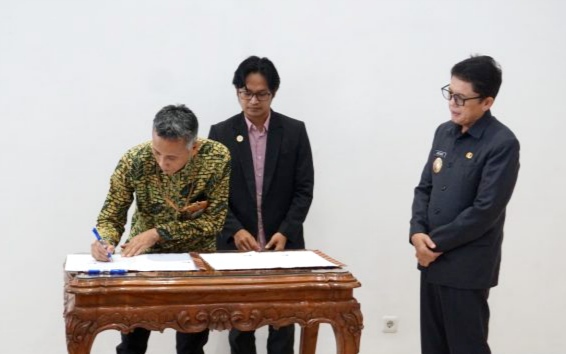 Pemkab Bojonegoro, Bawaslu dan KPU Bersinergi Lakukan penandatanganan NPHD