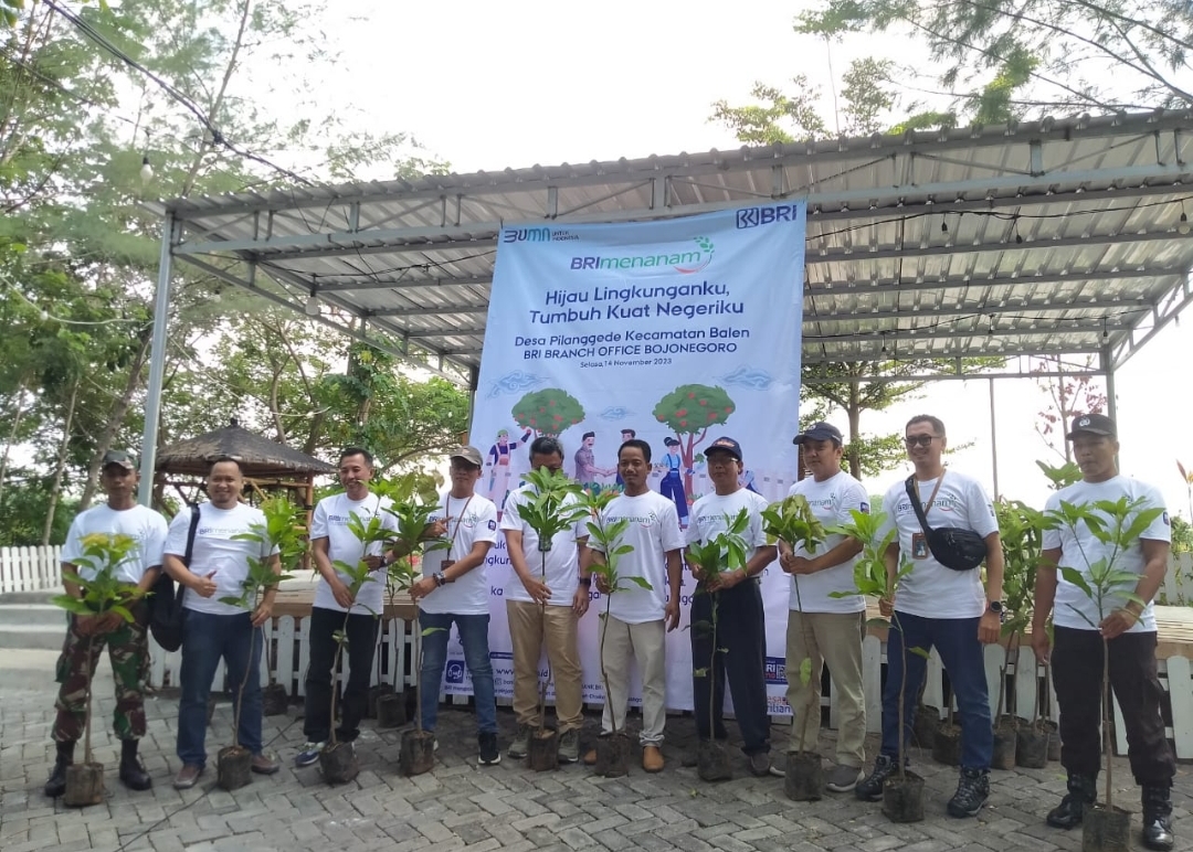 BRI Menanam, Komitmen BRI Cabang Bojonegoro Jaga Ekosistem