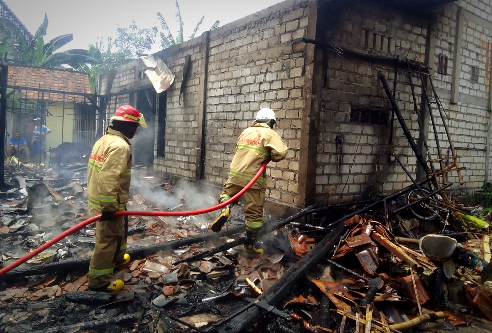 Korsleting Listrik Kembali Picu Kebakaran Dua Rumah di Bojonegoro