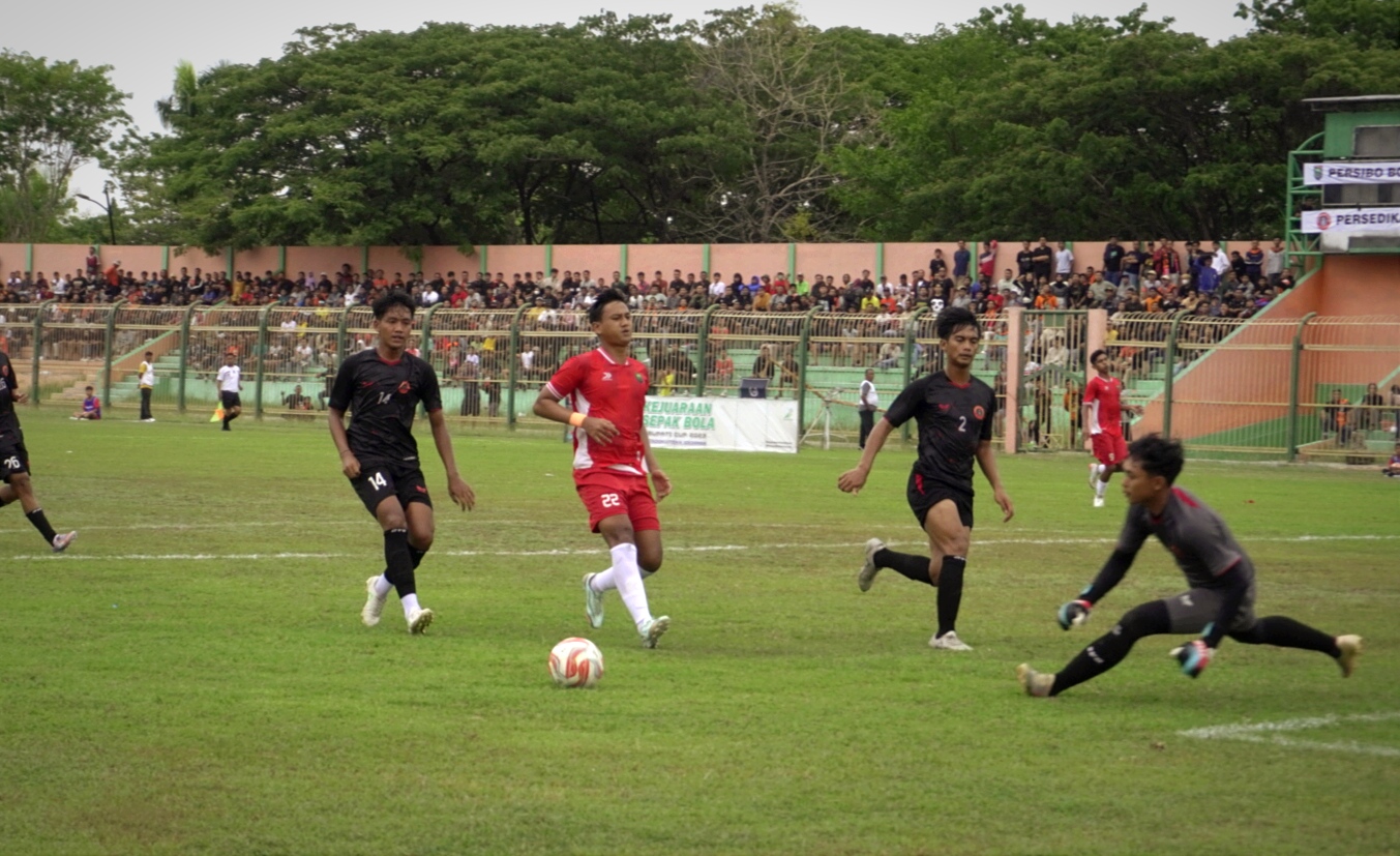Half Time, Persibo Bojonegoro Unggul 1-0 Lawan Persedikab Kediri