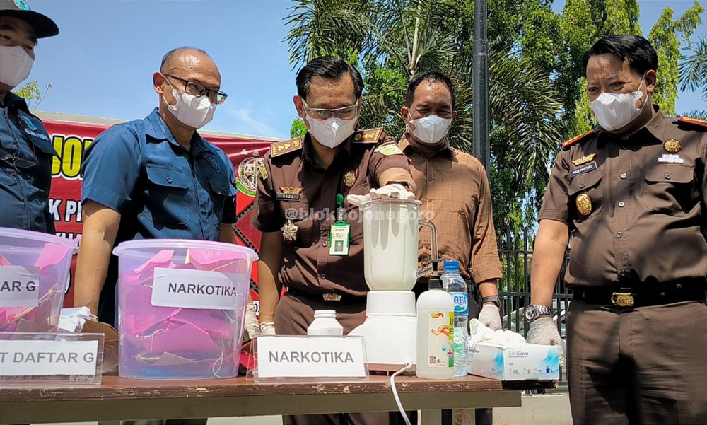 Jutaan Batang Rokok Ilegal hingga Ribuan Butir Pil Dimusnahkan Kejari Bojonegoro