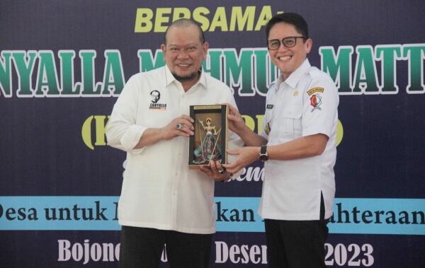 Ketua DPD RI Sarasehan Serap Aspirasi Masyarakat Dengan Kades se-Bojonegoro