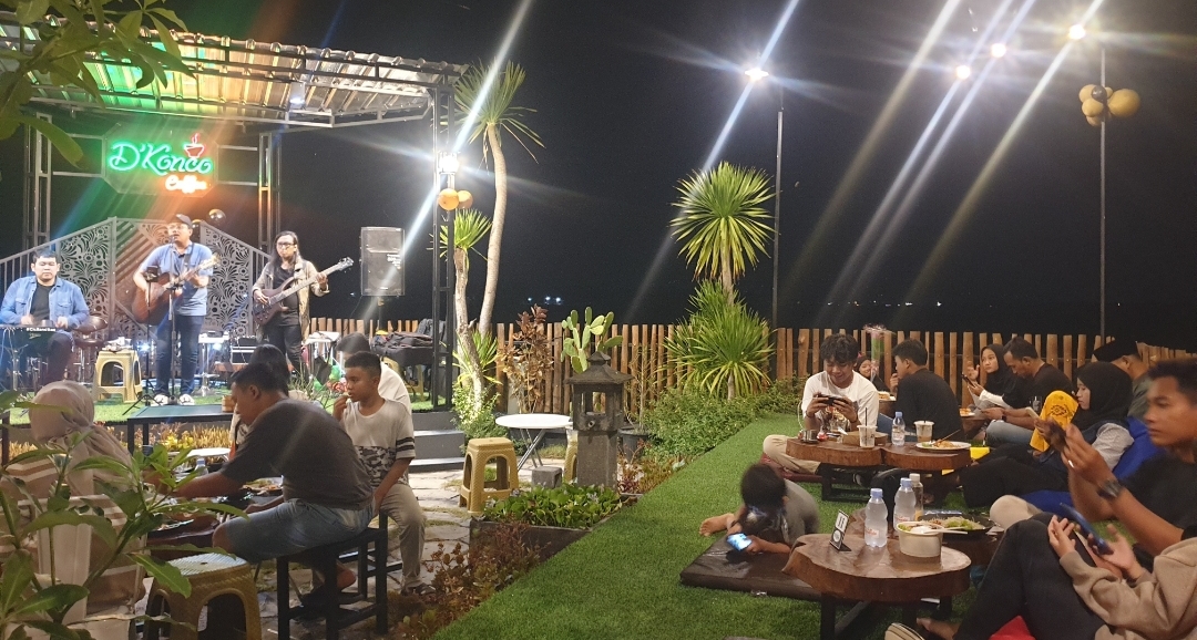 Syahdu Malam Tahun Baru di D'Konco Cafe