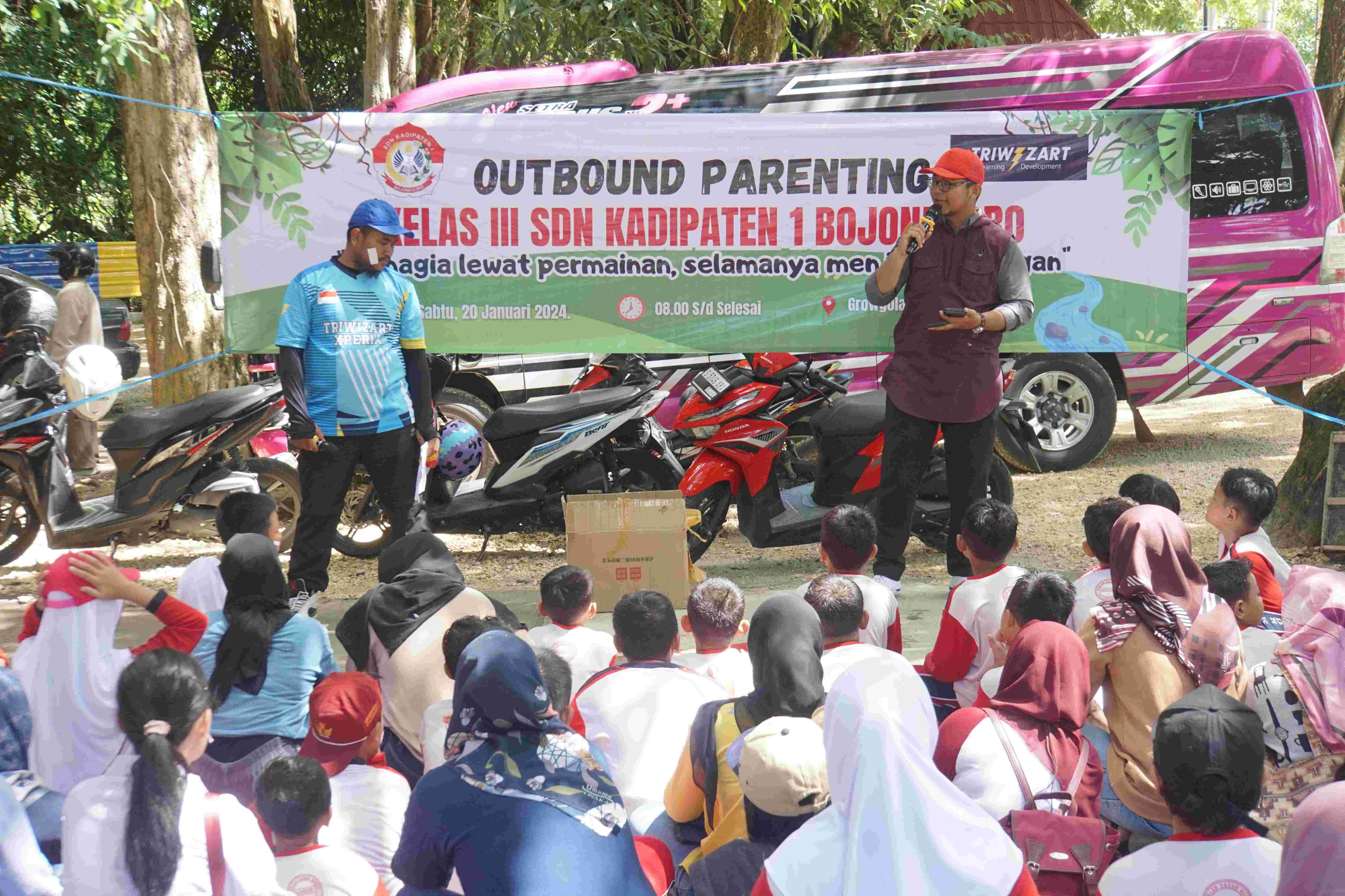 Bentuk Karakter Anak, SDN Kadipaten 1 Bojonegoro Adakan Outbond Bareng Triwizart