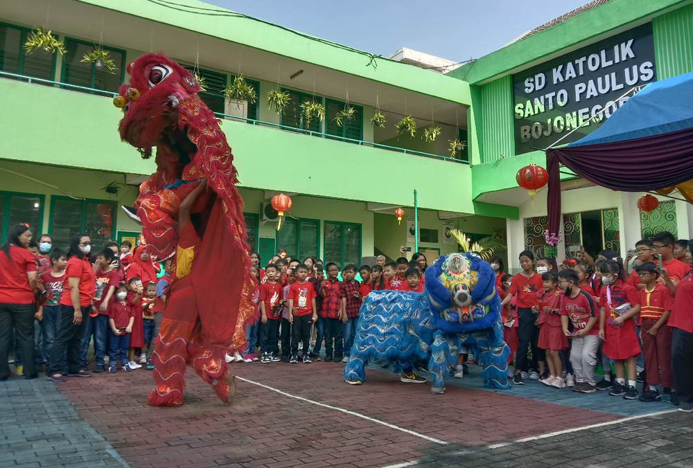 Serunya Perayaan Imlek di SD Katholik Santo Paulus Bojonegoro