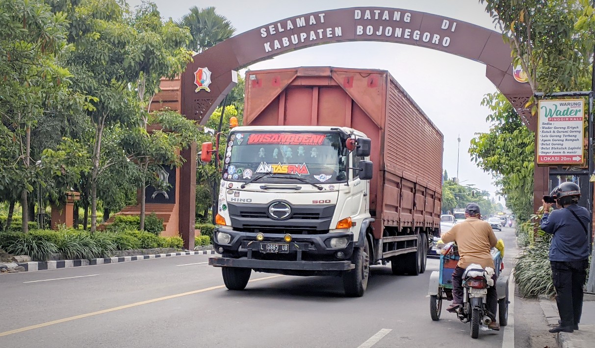 Truk Angkutan Barang Bebas Melintas di Bojonegoro Saat Lebaran