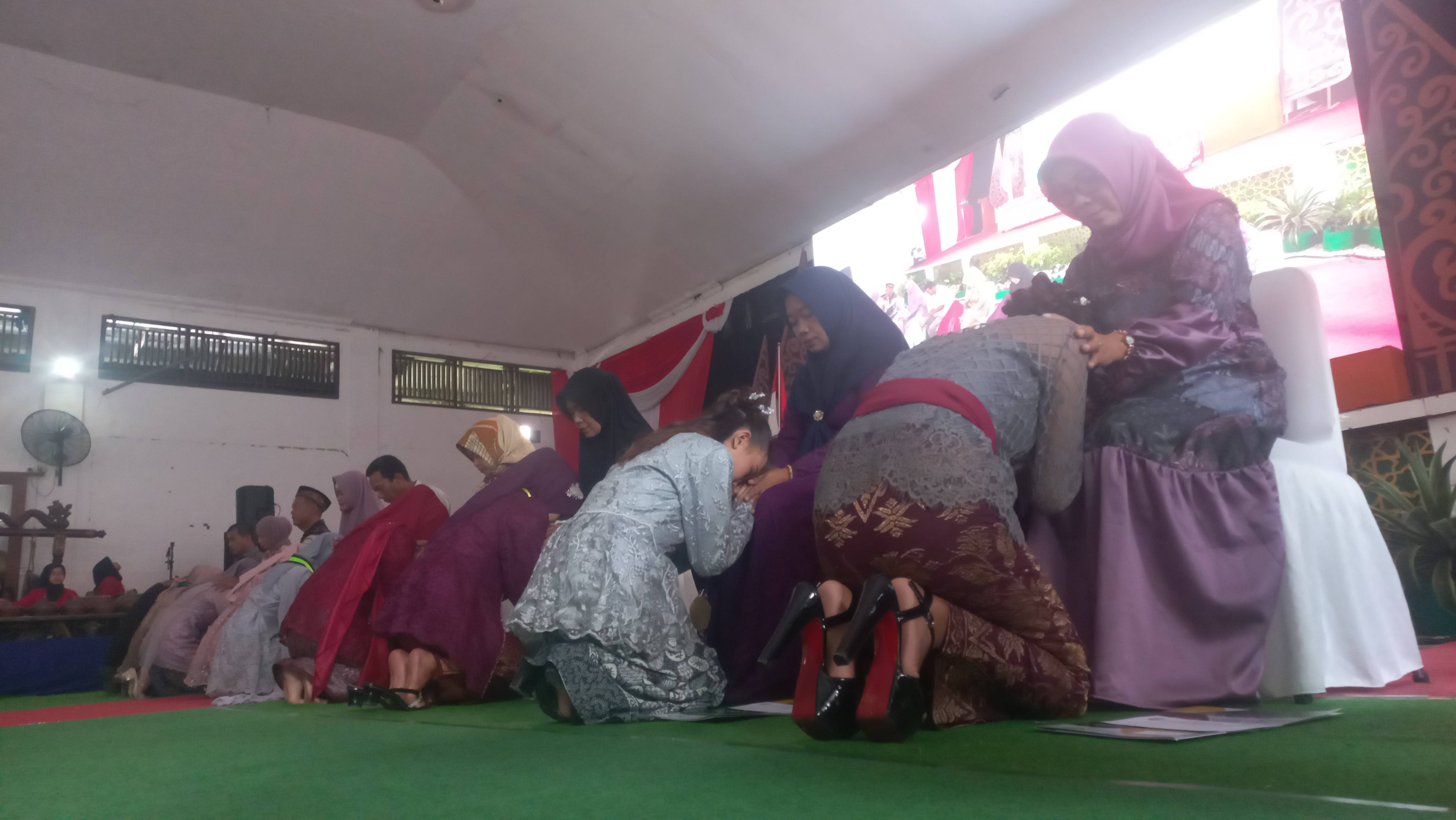 Dibalut Proses Sungkeman, 522 Siswa SMK Negeri 1 Bojonegoro Dilepas