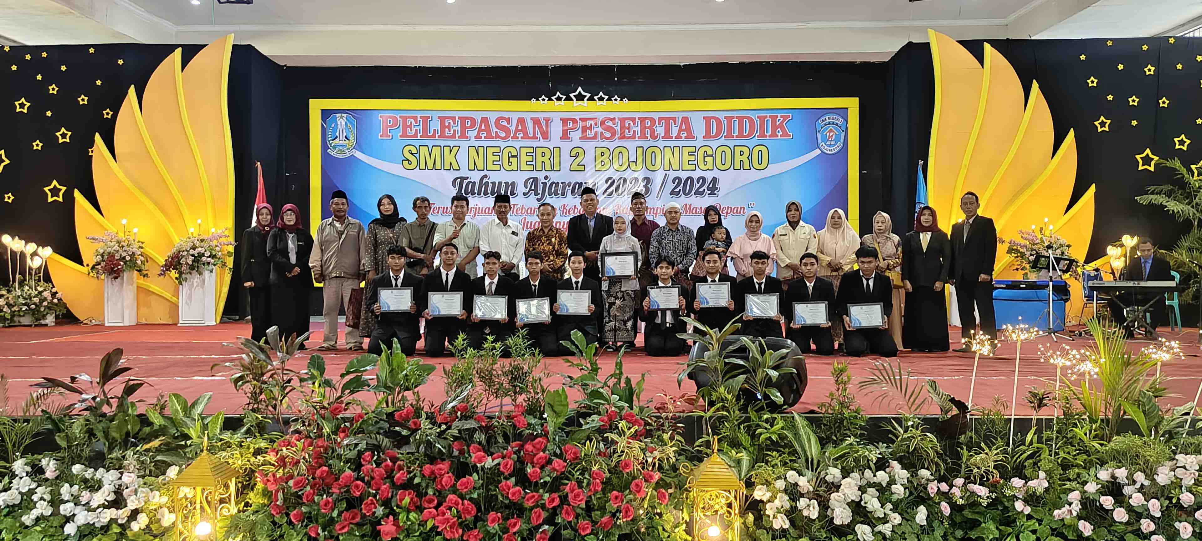 671 Siswa SMKN 2 Bojonegoro Dilepas, 75 Persen Sudah Kerja