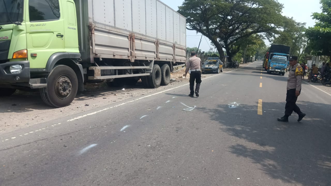 Kronologi Laka Beruntun yang Sebabkan Sopir Innova di Bojonegoro Terjepit