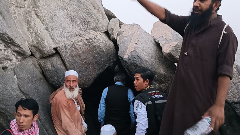 Gua Hira, Cahaya Firman Berpendar ke Semesta