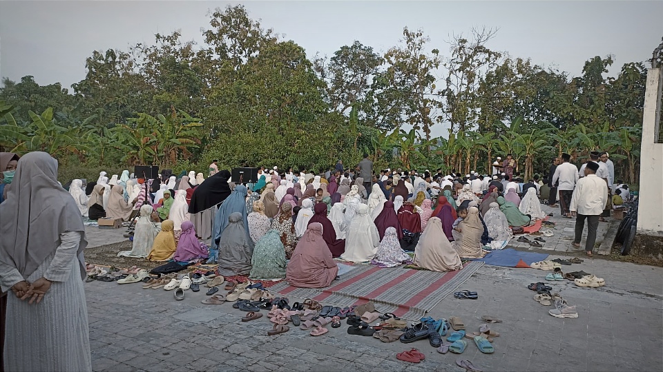 Dahului Pemerintah, Ratusan Warga Bojonegoro Ini Sudah Laksanakan Sholat Idul Adha