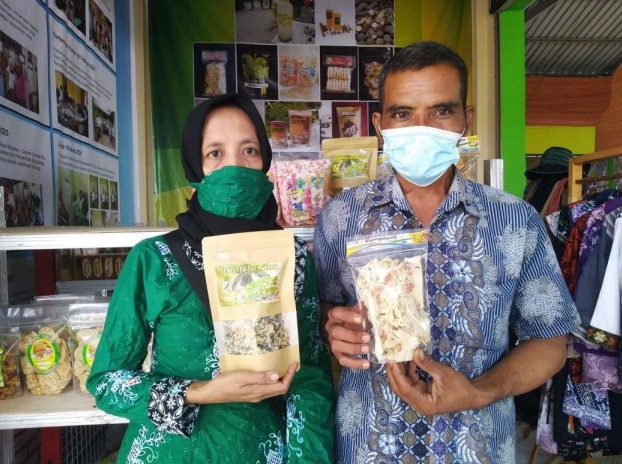 Satu Keluarga Hasilkan Cuan dari Olahan Tanaman Sekitar Rumah, Bisnis Makin Berkembang Berkat KUR