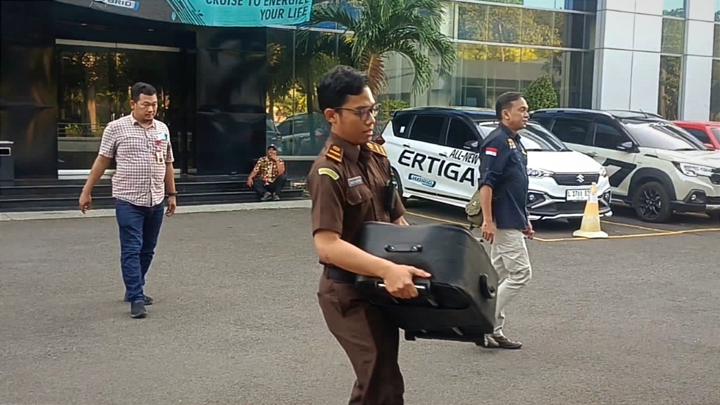 Geledah Kantor UMC Suzuki, Kejari Bojonegoro Temukan Bukti Dugaan Korupsi Mobil Siaga