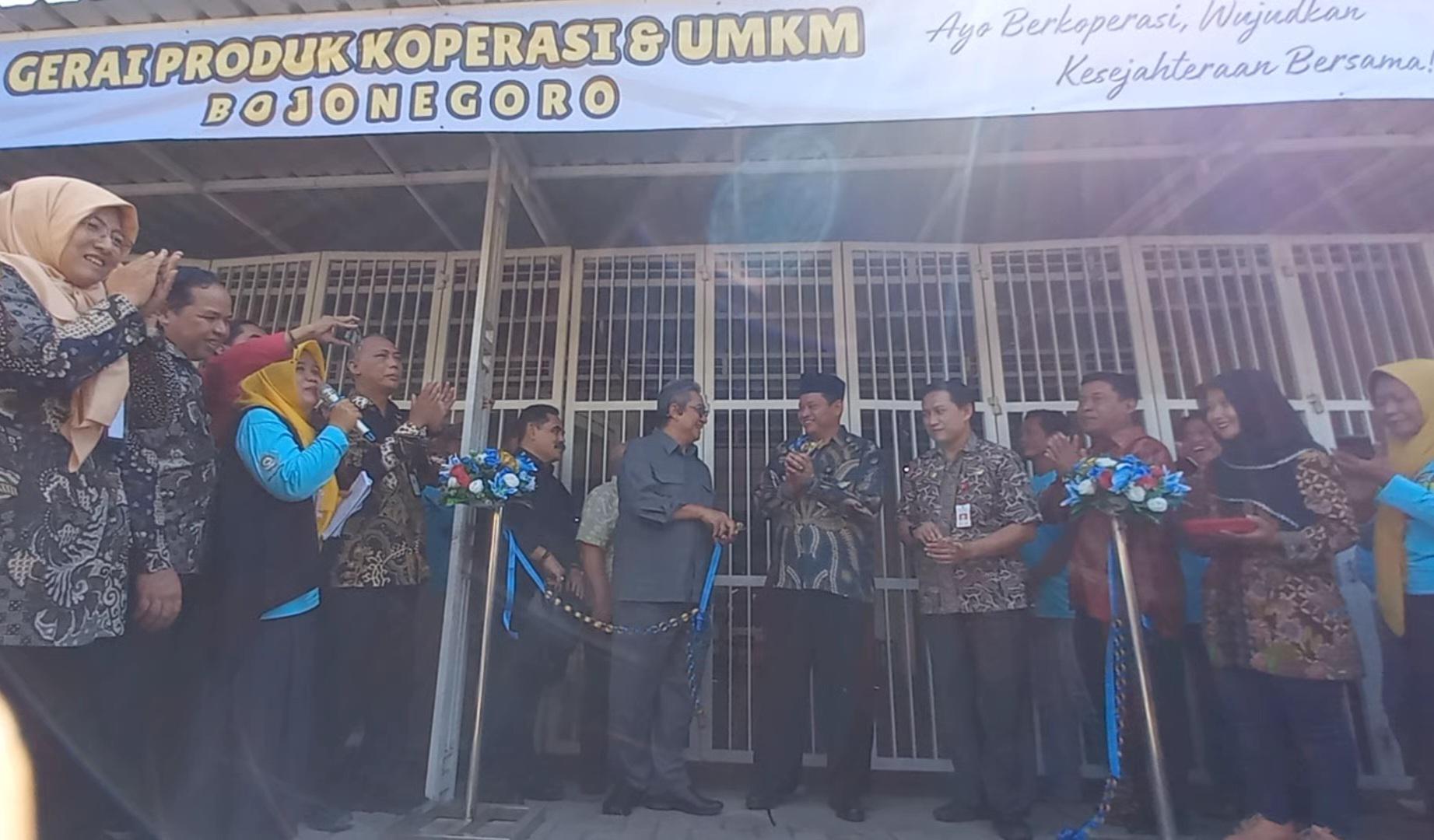 Dekopinda Resmikan Gerai Produk Koperasi dan UMKM Bojonegoro