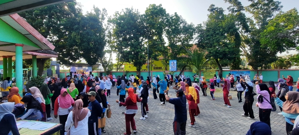 Family Gathering, BUMDesMa Kapas Senam Berhadiah Bersama Kelompok SPP dan UEP
