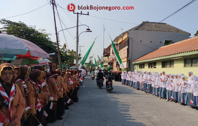 Ribuan Siswa dan Santri Sambut Mensesneg RI