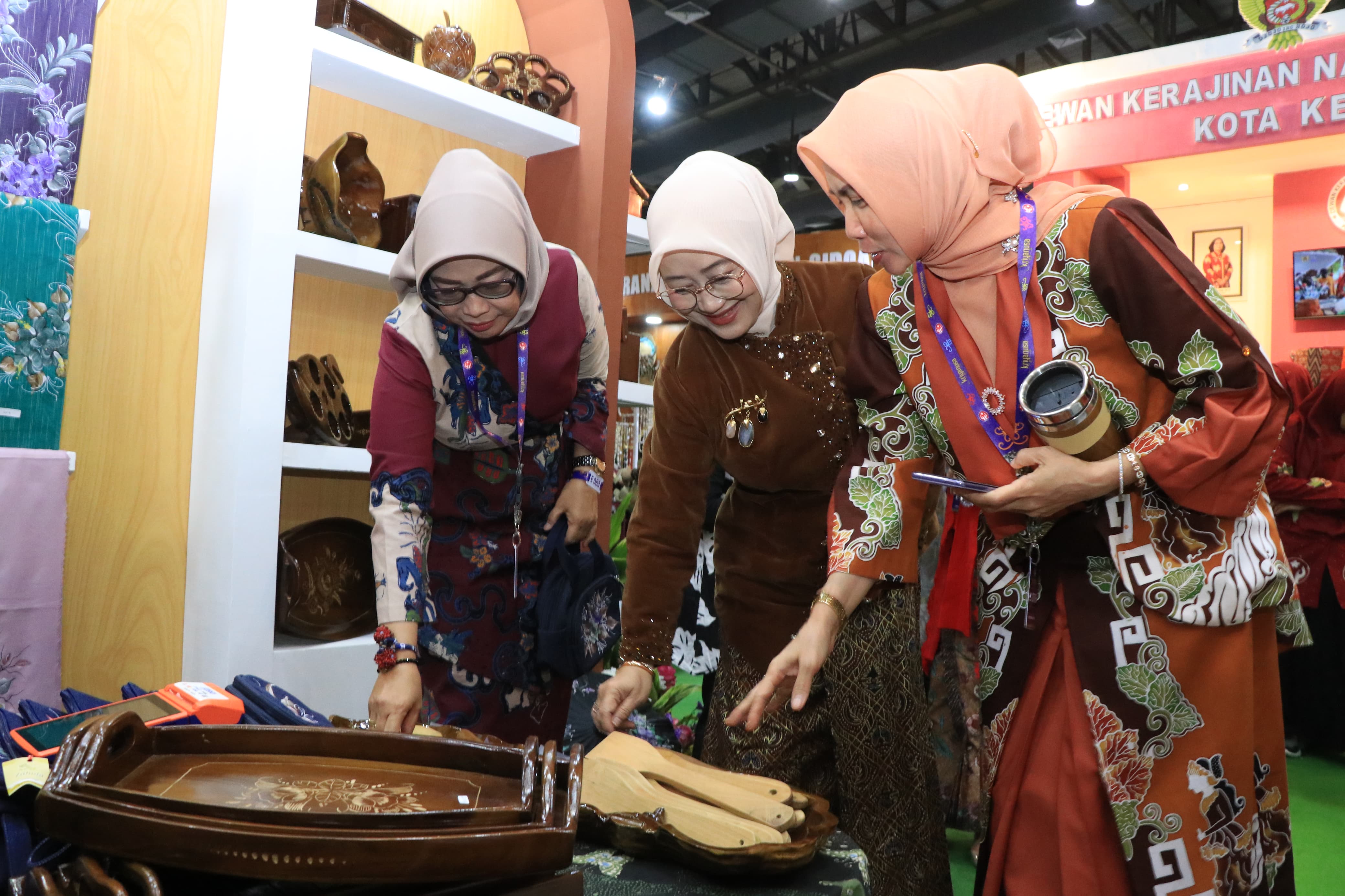 Hadiri Kriya Nusa 2024 Pj Ketua Dekranasda Kabupaten Bojonegoro Harapkan Generasi Berkarya