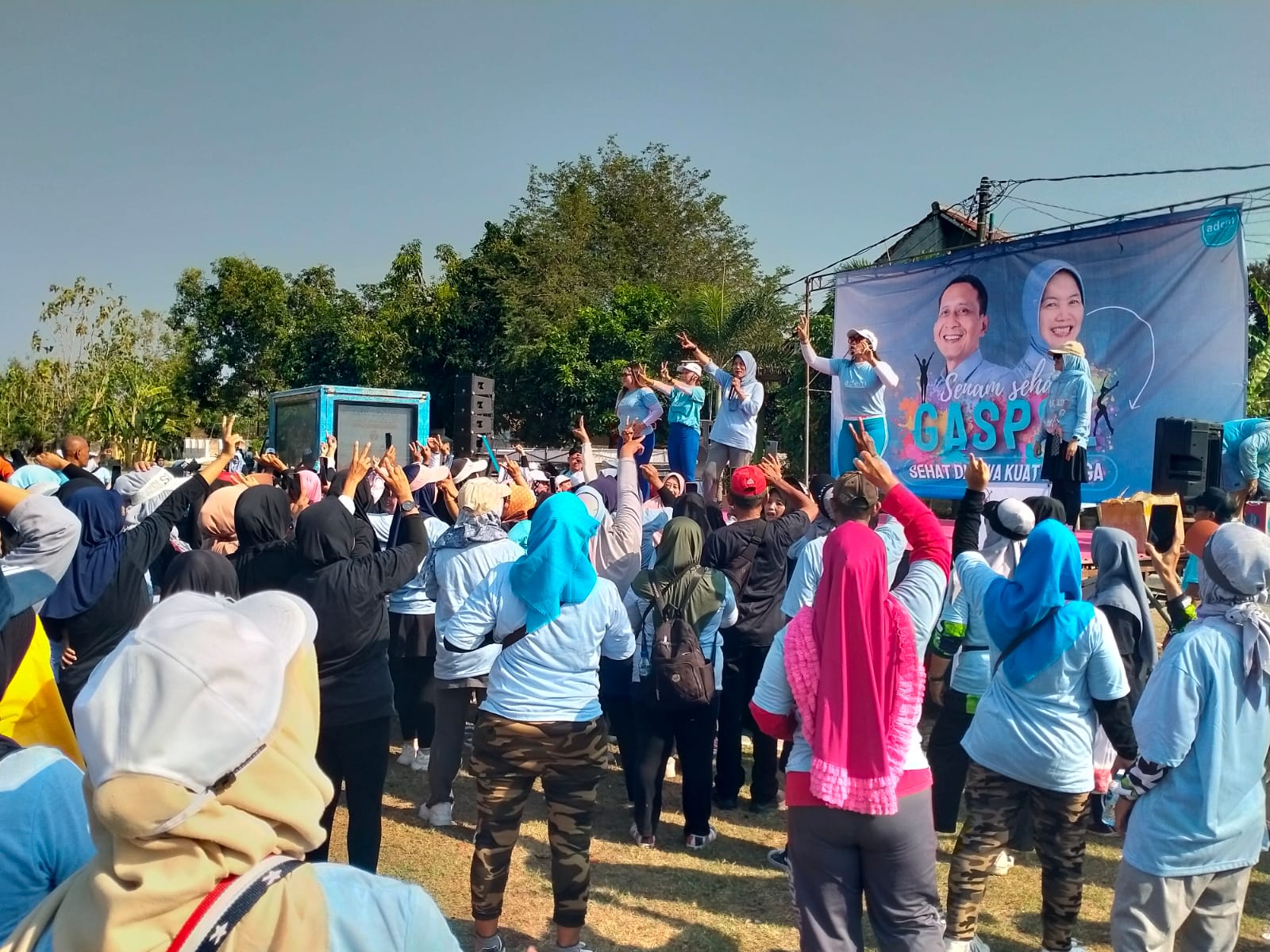Cawabup Bojonegoro Nurul Azizah Senam Sehat Gaspol bersama Ratusan Relawan di Trucuk