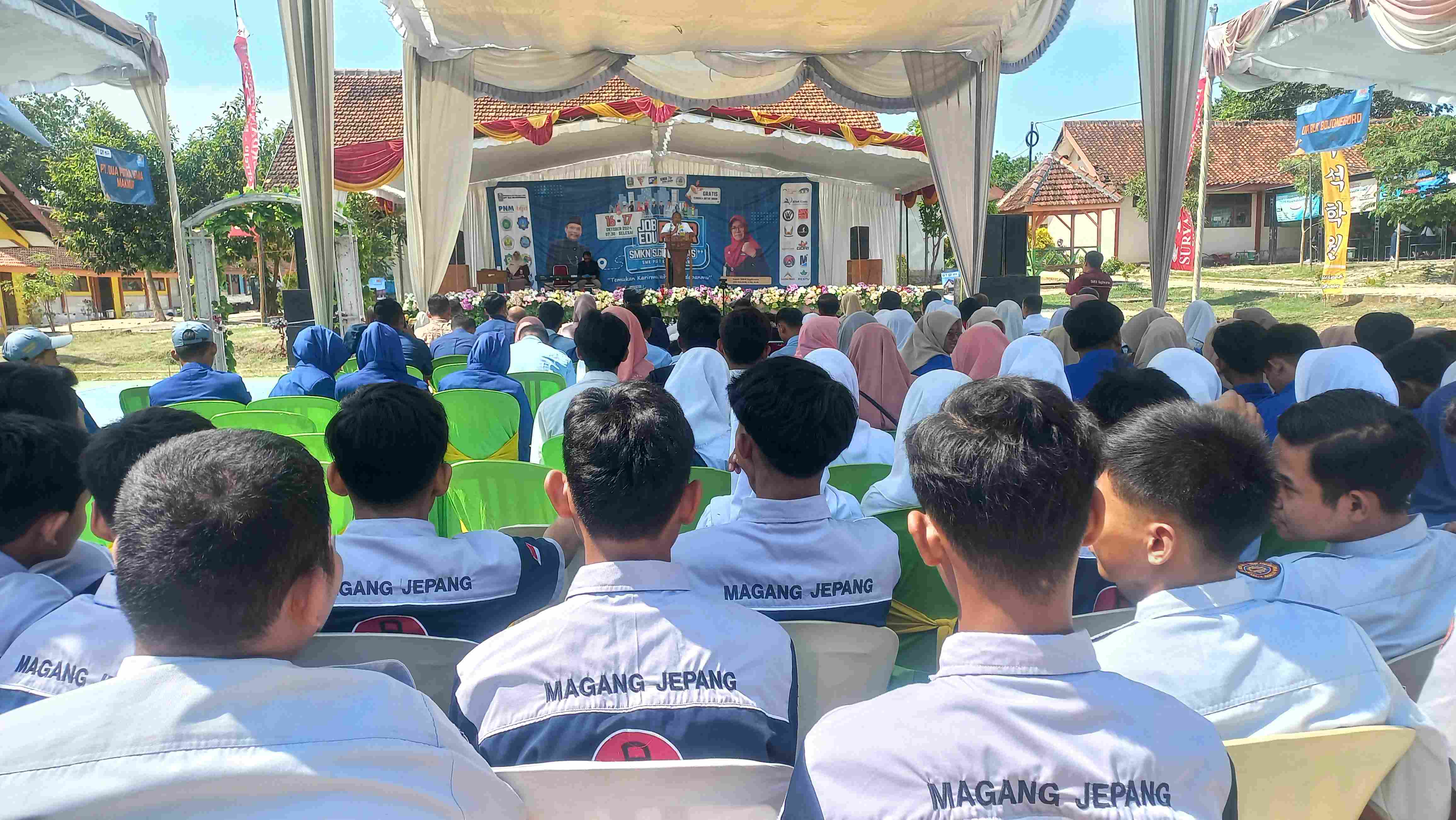 Buka Peluang Lapangan Kerja, SMKN Sugihwaras Gelar Job and Edu Fair 