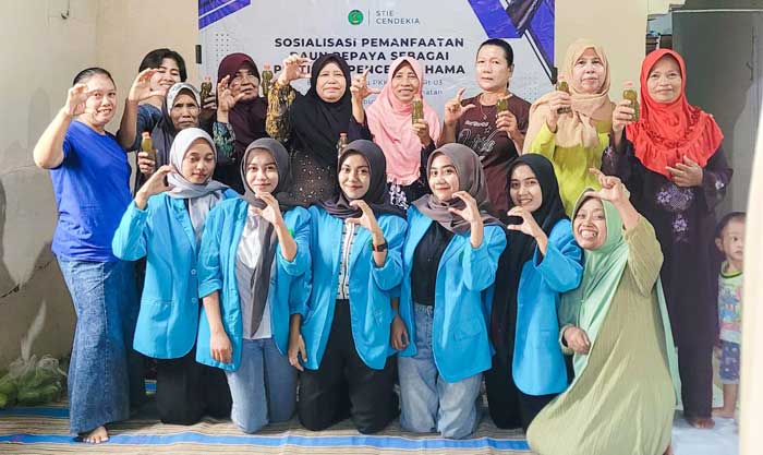 Mahasiswa STIE Cendekia Bojonegoro Ajak Masyarakat Buat Pestisida Alami