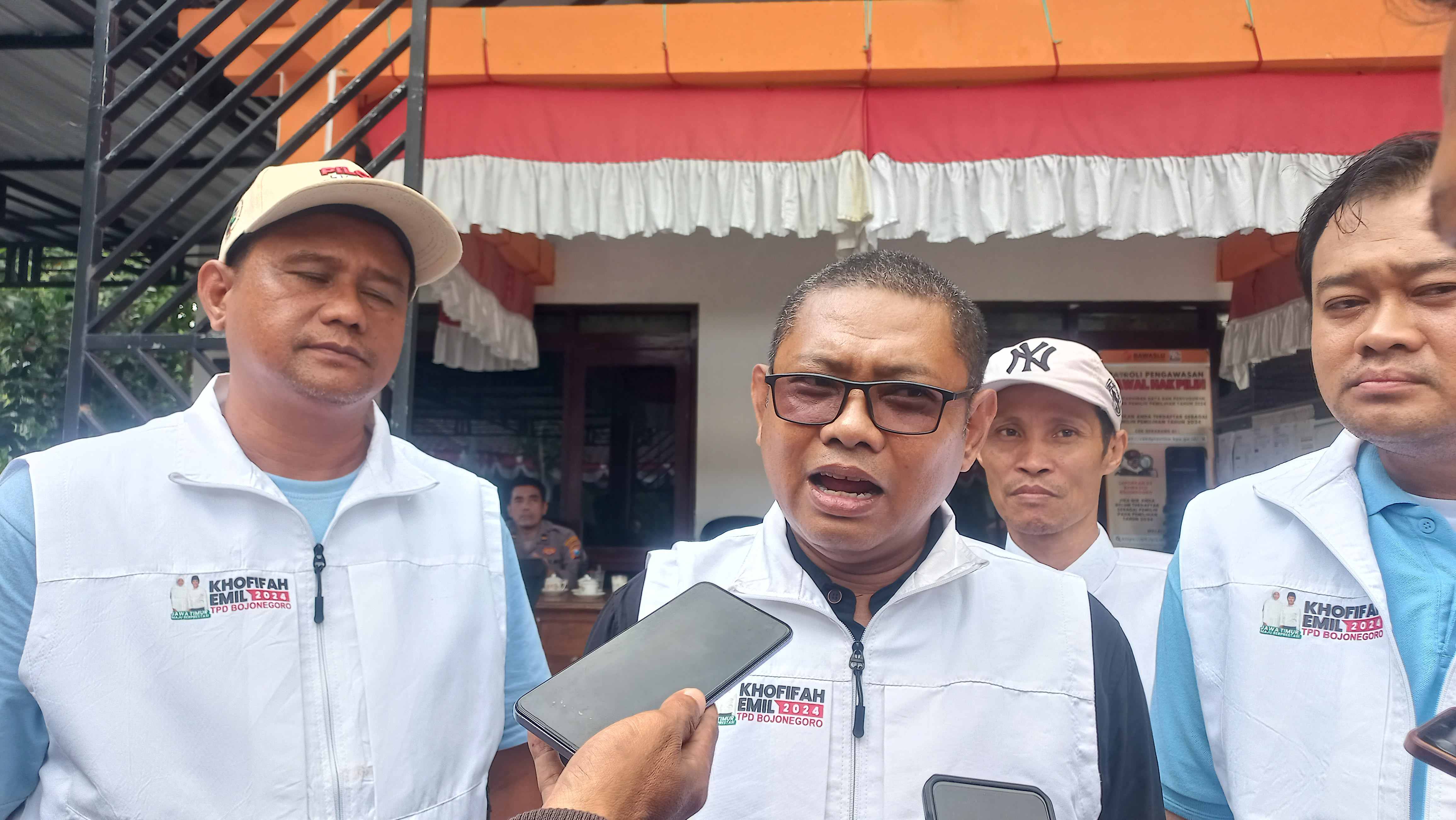 Punya Anggapan SE Ambigu, TPD Khofifah Emil Bojonegoro Datangi Bawaslu