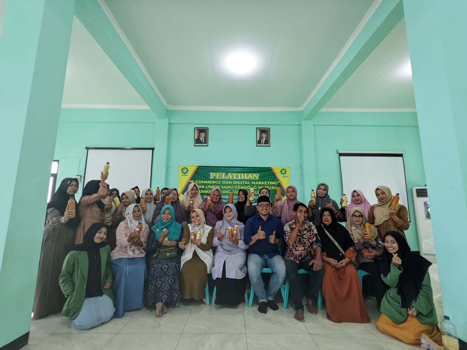 Tim PKM Unugiri Kenalkan Pembuatan Jamu Gendong pada Warga Tengger