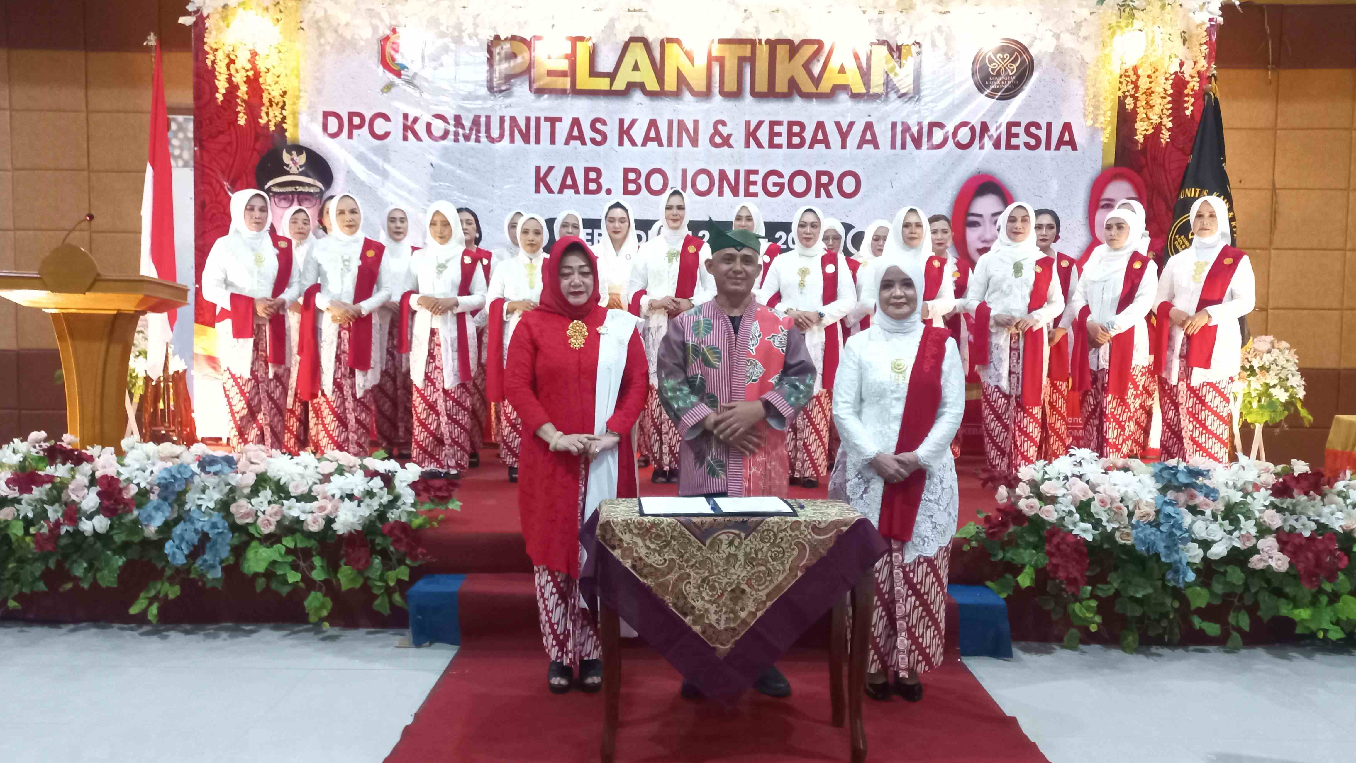 Pakai Kebaya Khas, DPC KKI Kabupaten Bojonegoro Resmi Dilantik