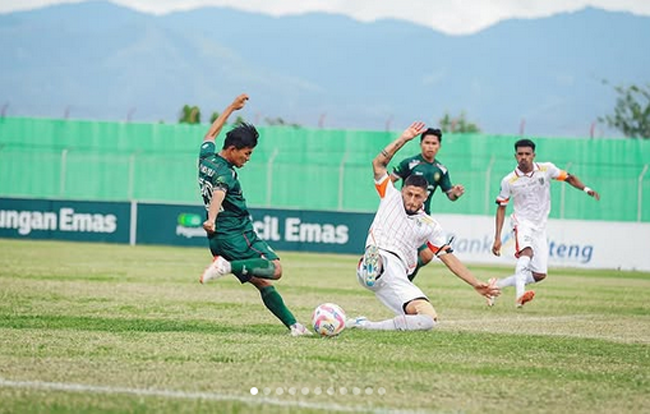 Pemain Persibo Lambat Menutup Pergerakan