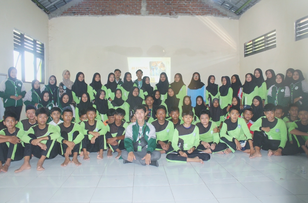 Mahasiswa KKN Sosialisasikan Permasalahan Remaja di SMPN 2 Kedungadem