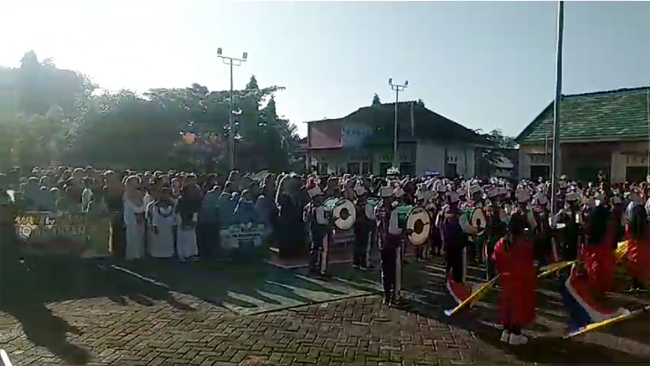 7.000 Santri dan Wali Santri Ikuti Pawai FAS 2024 di Kanor