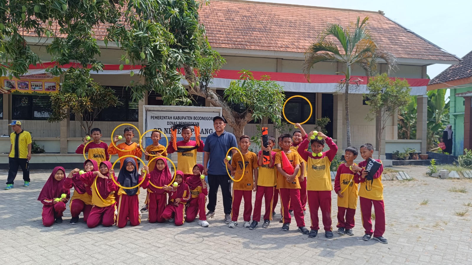 Dosen UNUGIRI Bojonegoro Kembangkan Permainan Motorik Auditori untuk Siswa SD