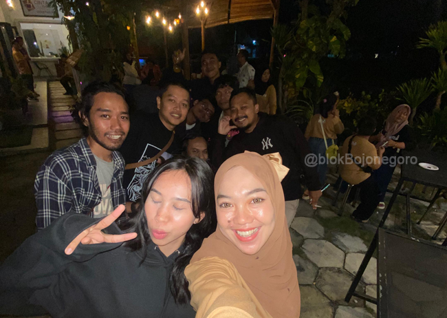 Dahsyatnya Penampilan Komika Bojonegoro di D'Konco Cafe