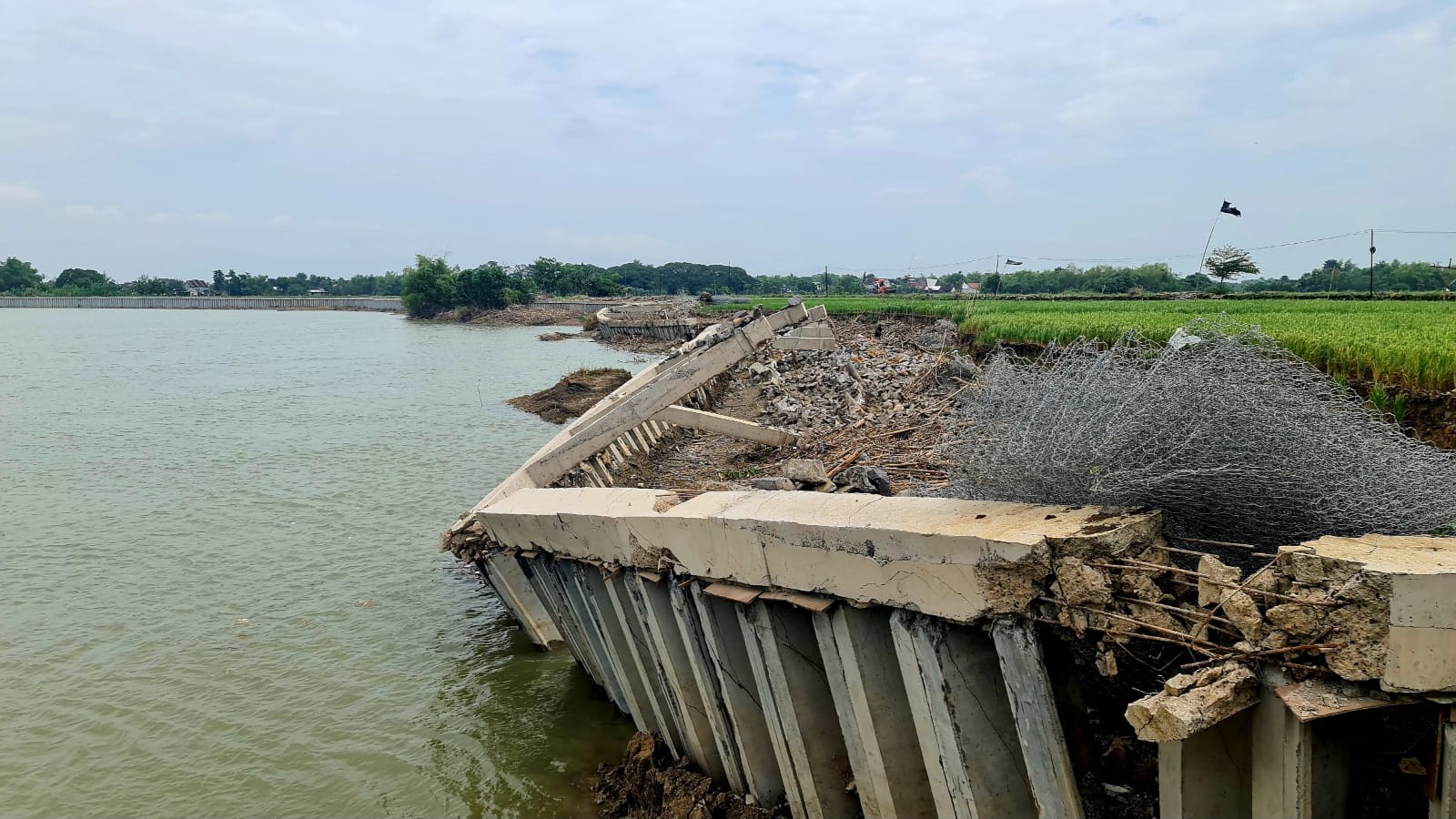 Megaproyek Tebing Sungai Rp40 M di Bojonegoro Diduga Tak Ada Rekomtek BBWS