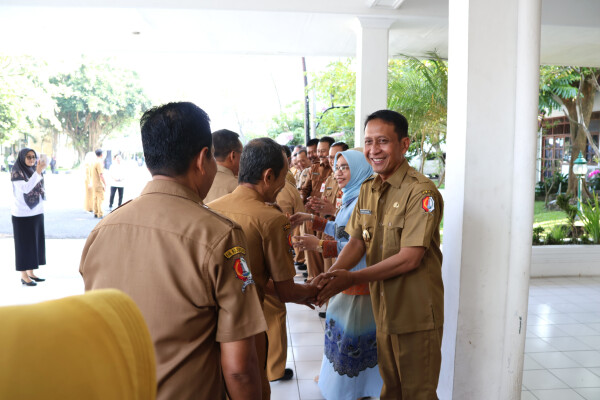 Masuk Pertama Usai Libur Lebaran, Bupati dan Wabup Halal bi Halal Bersama Pegawai Pemkab Bojonegoro