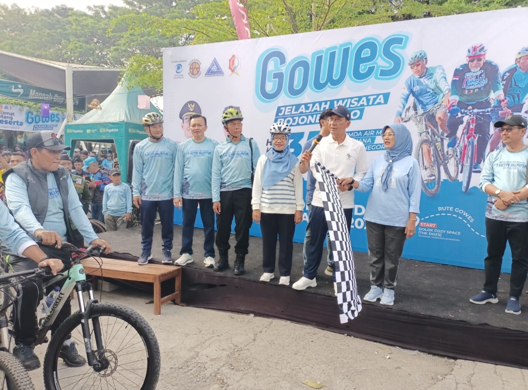 Gowes Bareng Bupati dan Wabup Bojonegoro di HUT ke 35 Perumda Air Minum