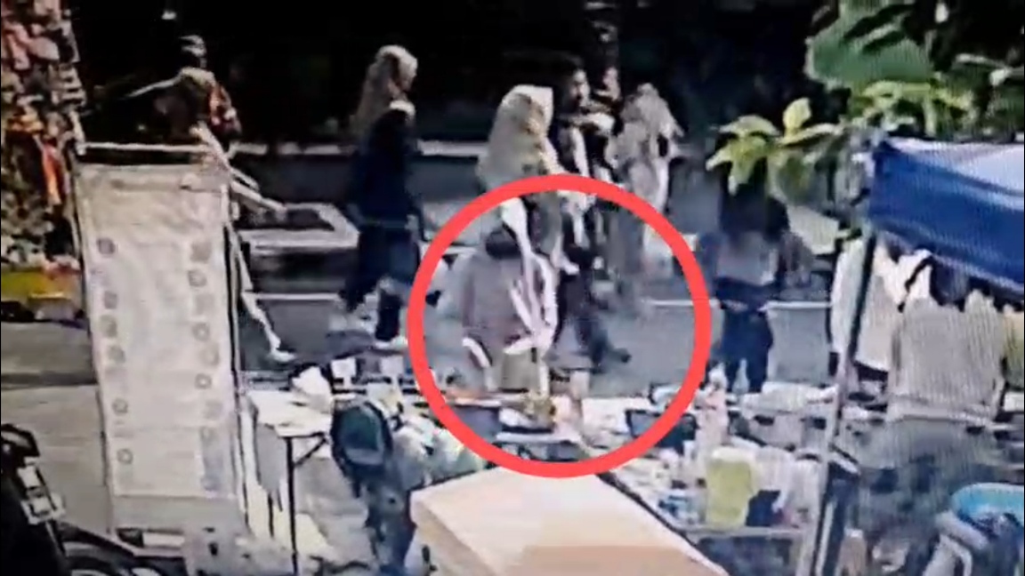 Terekam CCTV, Aksi Curi Uang Pedagang CFD di Alun-alun Bojonegoro