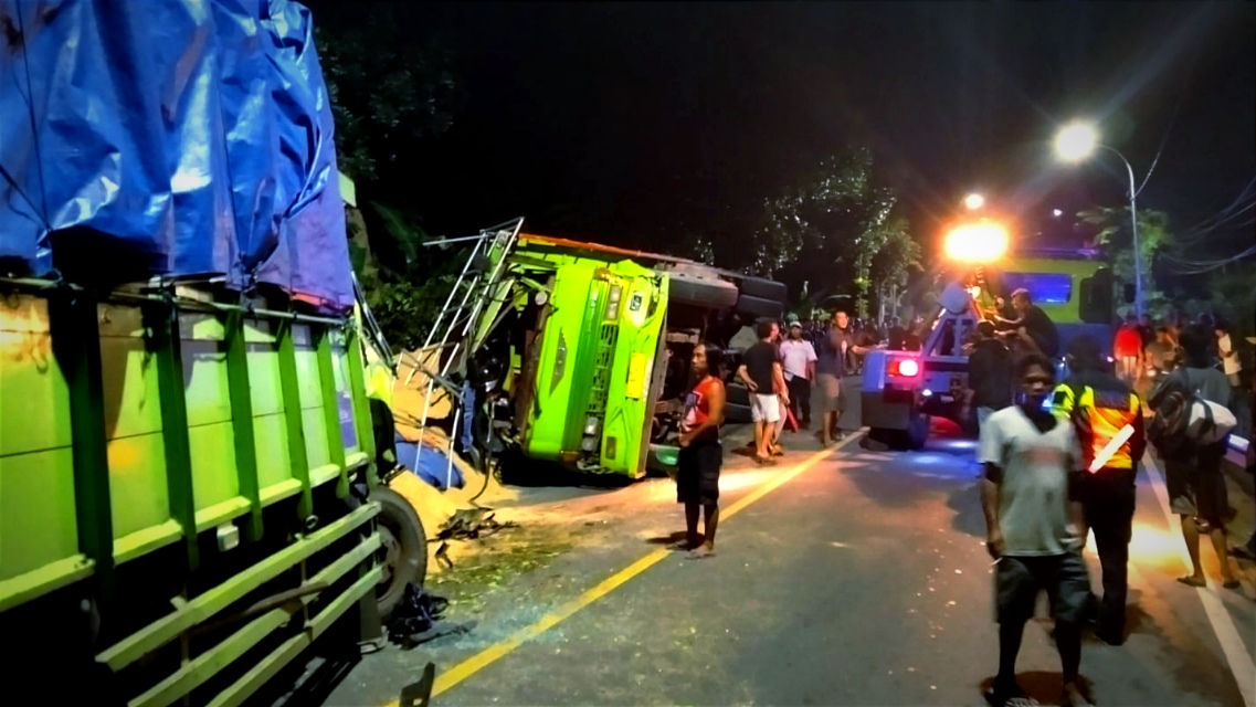 Tiga Truk Terlibat Kecelakaan Karambol di Jalan Bojonegoro-Ngawi