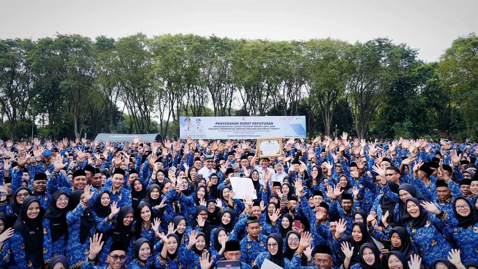 Cerianya 3.129 CPNS dan PPPK di Bojonegoro Terima SK Pengangkatan