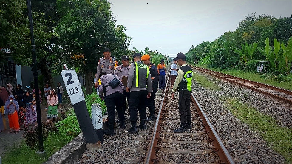Pulang Ngaji, Perempuan di Bojonegoro Meninggal Tersambar Kereta