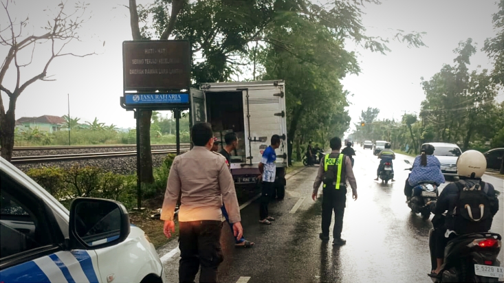 Pelajar di Bojonegoro Meregang Nyawa Usai Tabrak Truk Mogok