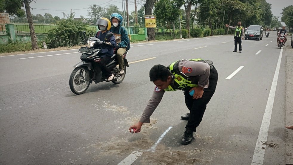 Pelajar di Bojonegoro Meregang Nyawa Usai Senggol Truk di Balen